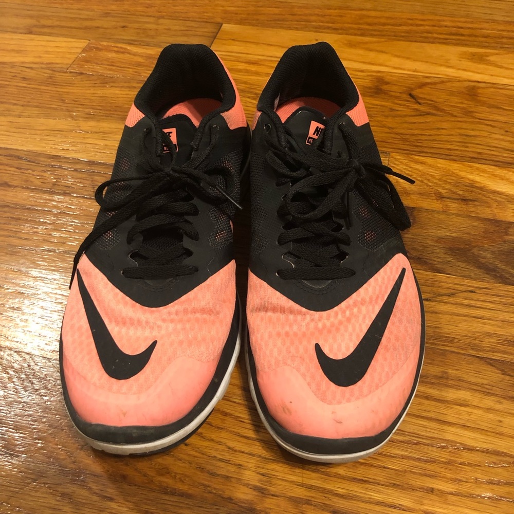 Women’s Nike shoes